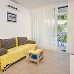 Family-friendly With Swimming Pool Hvar - 22502 Apartamento *