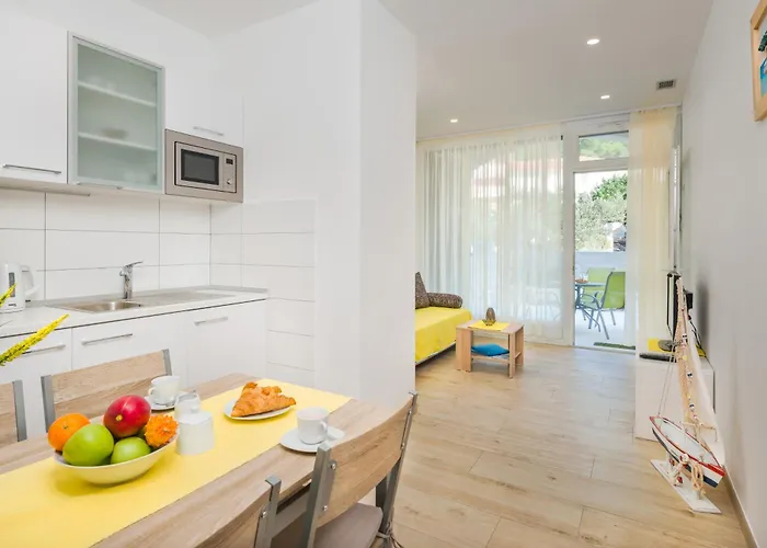 Apartman Family-friendly With Swimming Pool Hvar - 22502 *