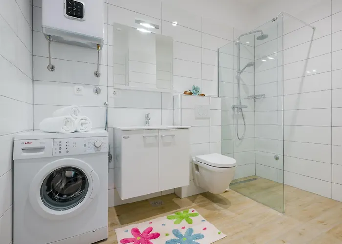 Family-friendly With Swimming Pool Hvar - 22502 Apartman